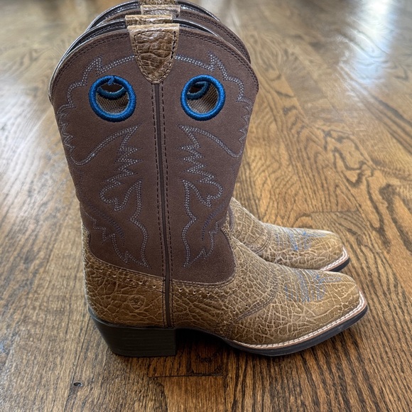 Ariat Kids Boots in Brown and Blue - Picture 6 of 12